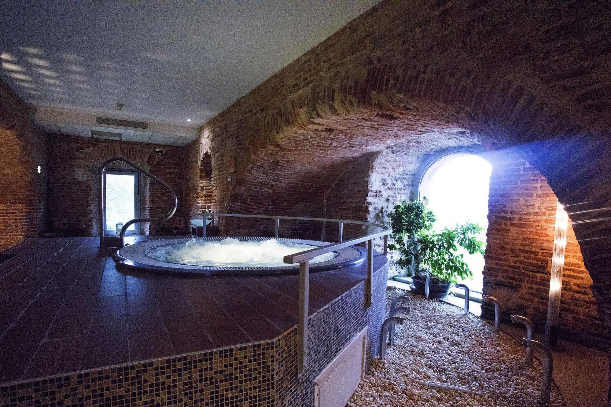 Hotel & Le Moulin De Moissac